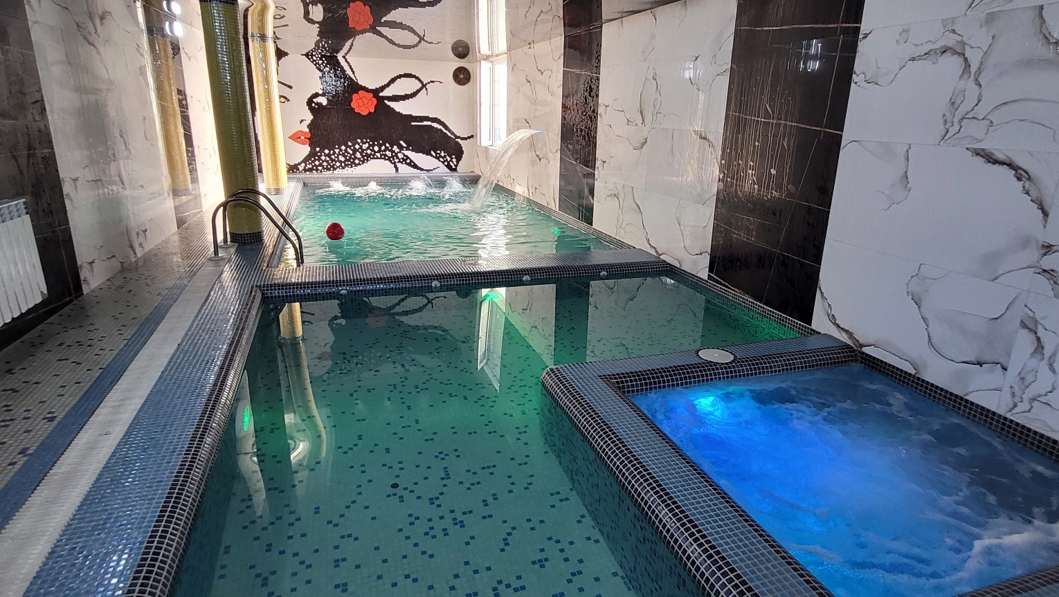 استخر استخر کودکان و جکوزی استخر استخر کودکان و جکوزی