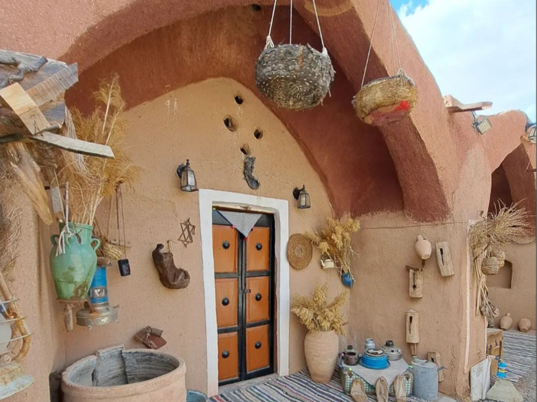 نمای بیرونی ساختمان