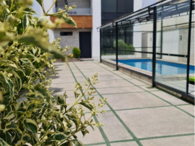 ویلا مدرن کرتنوال استخر آب گرم سرپوشیده شیشه ای ویلا مدرن کرتنوال استخر آب گرم سرپوشیده شیشه ای