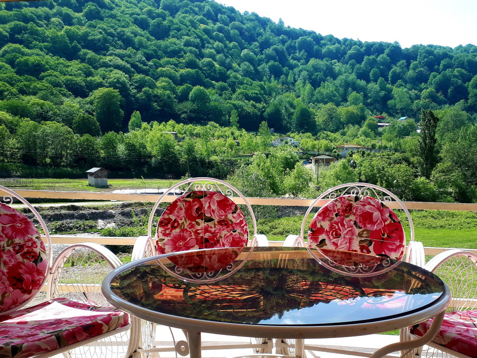 نمای زیبای جلوی ویلا