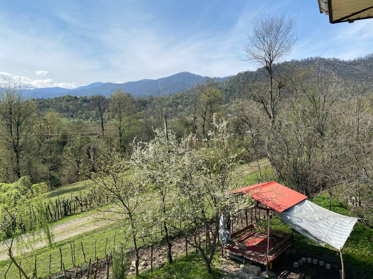 ویوی بالکن و الاچیق ویوی بالکن و الاچیق