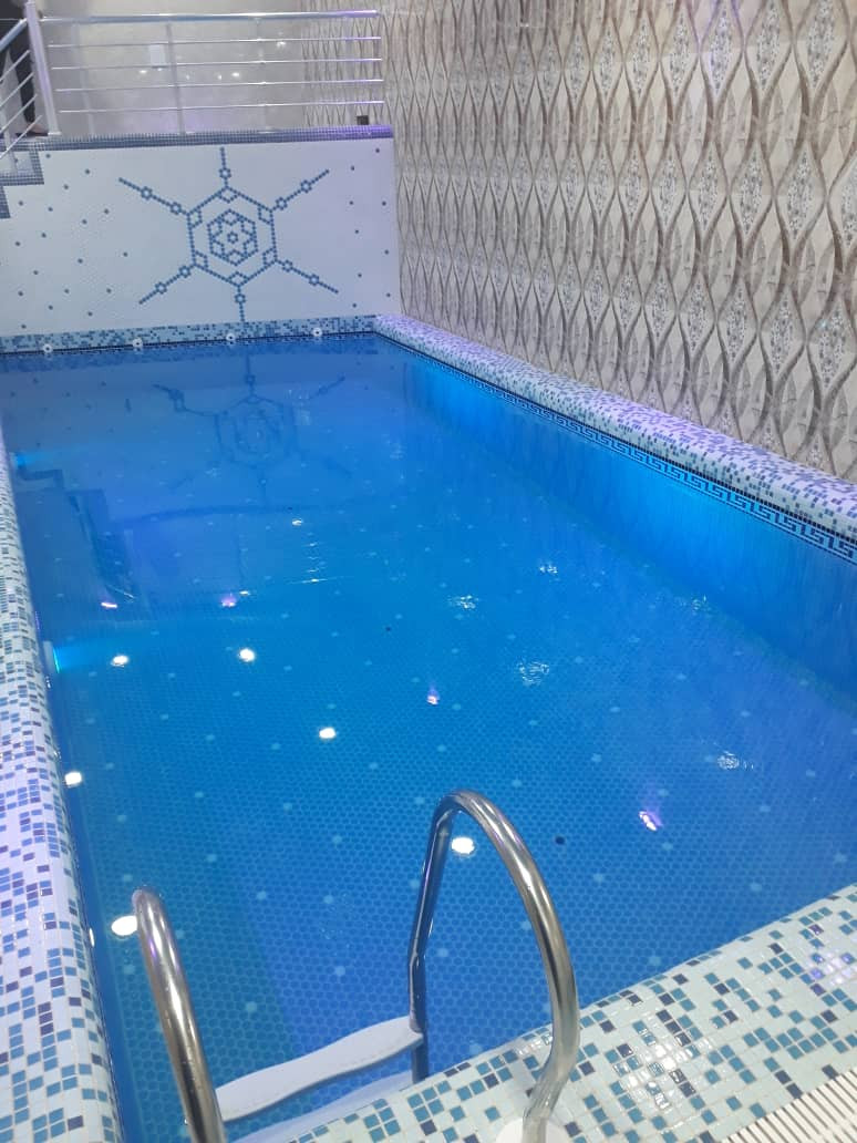 استخر سرپوشیده ابگرم استخر سرپوشیده ابگرم