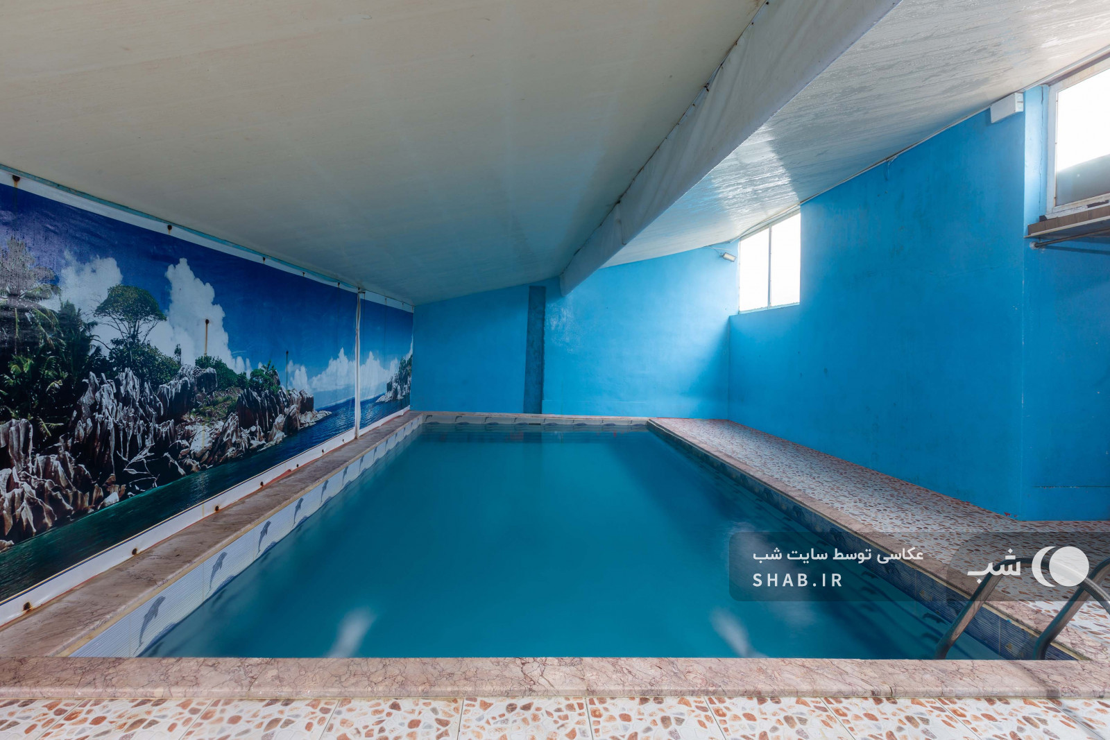 استخر سر پوشیده استخر سر پوشیده