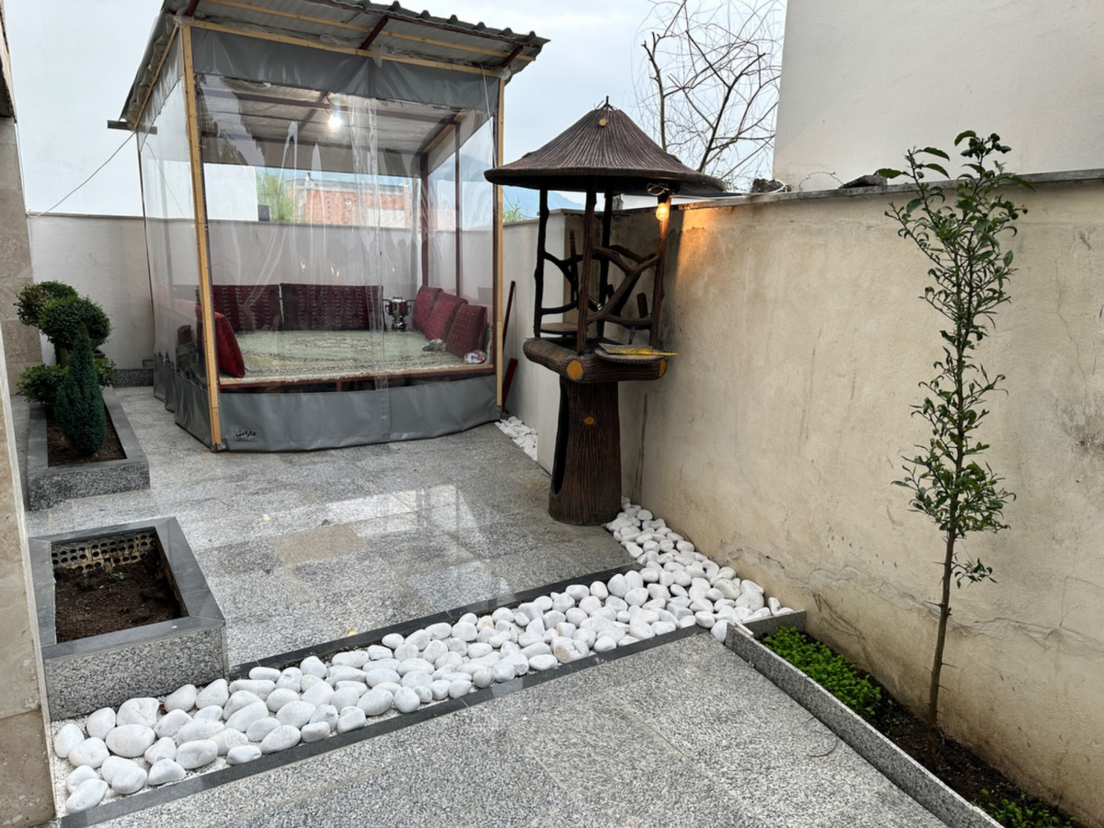 آلاچیق و باربکیو