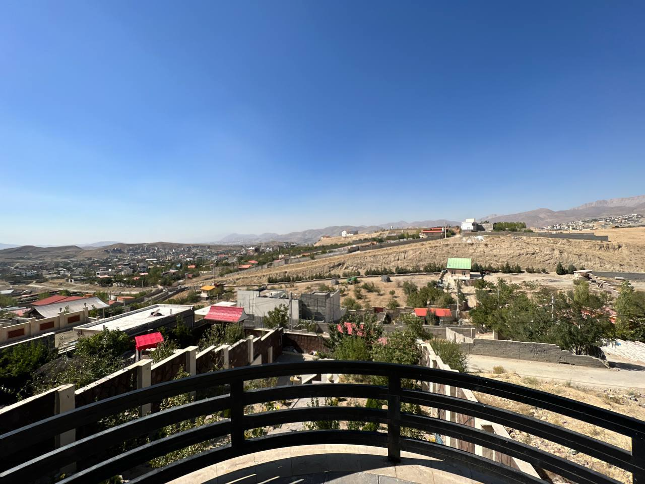 نمای بیرونی ساختمان