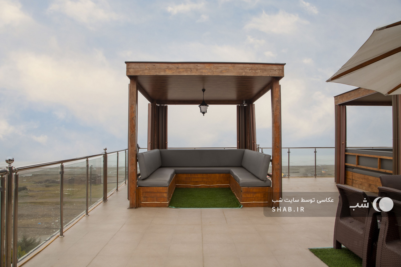 روف گاردن با ویوی دریا