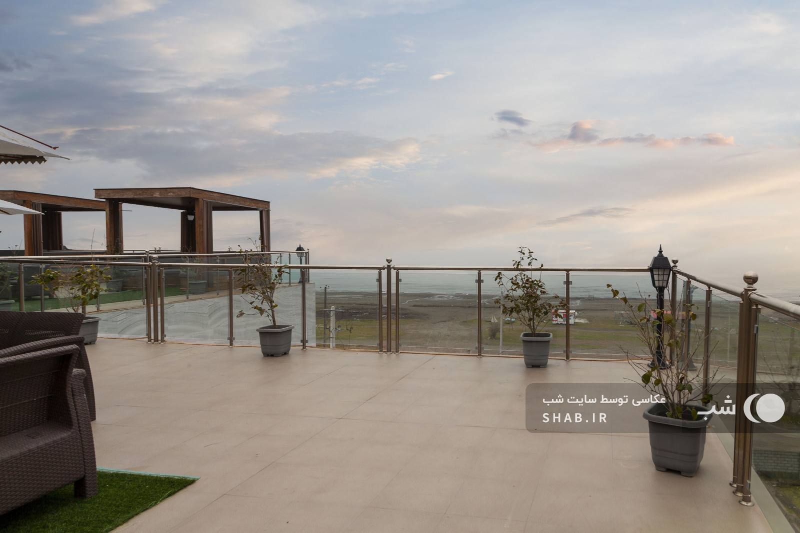 روف گاردن با ویوی دریا