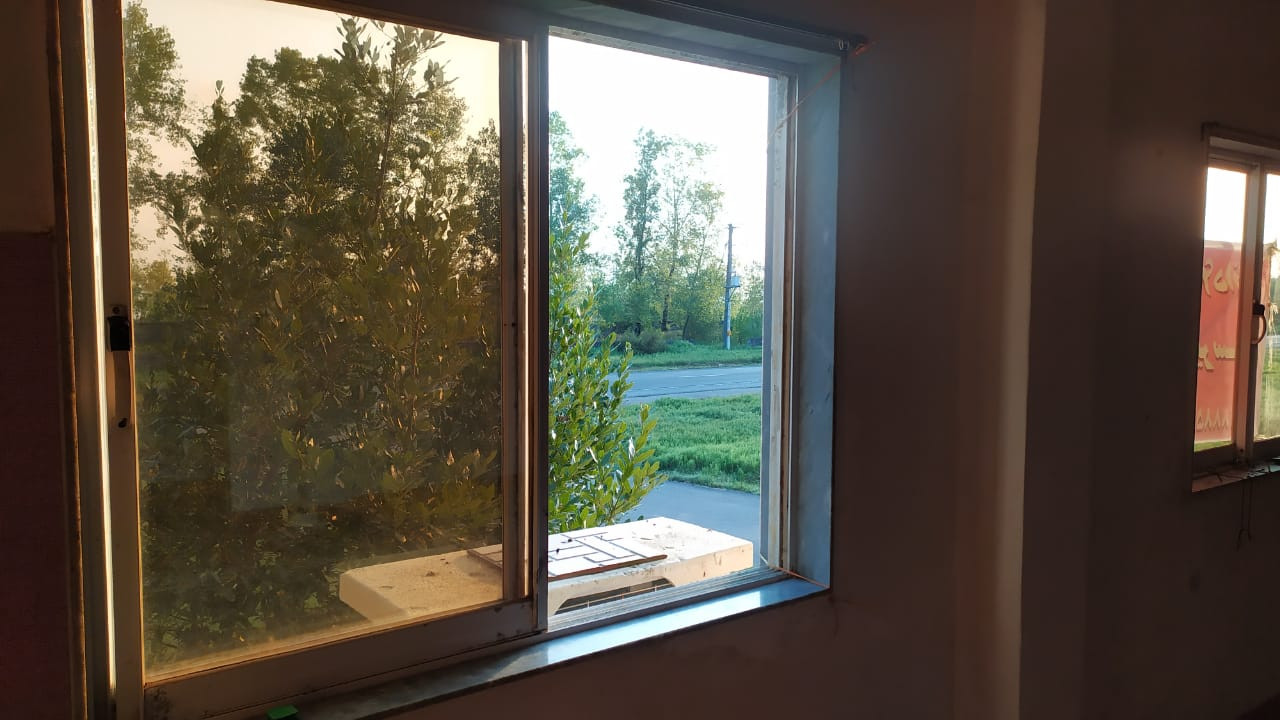 ویو پنجره اتاق پذیرایی ویو پنجره اتاق پذیرایی