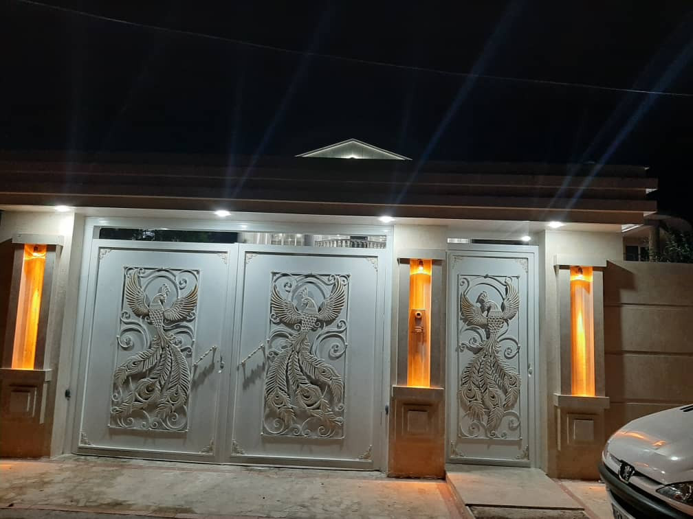 ورودی حیاط ورودی حیاط