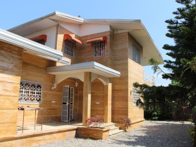 دربست ساحلی بسیار تمیز همراه با استخر آبگرم