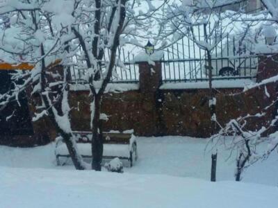 دربست، دماوند ، خوش آب و هوامنظره برفی باکرسی داغ