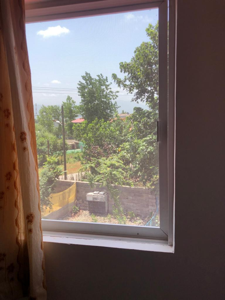 پنجره اتاق خواب 2