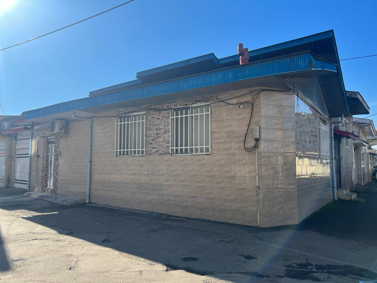 نمای بیرونی ساختمان