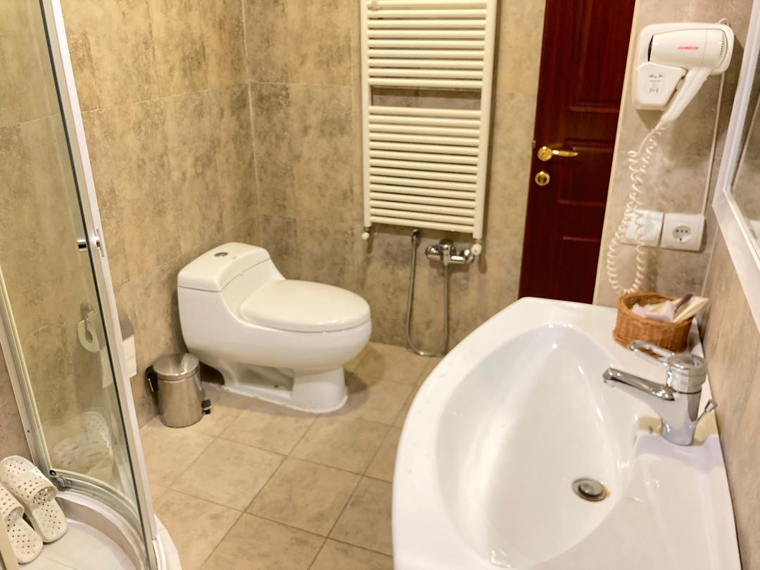 سرویس بهداشتی و حمام سرویس بهداشتی و حمام