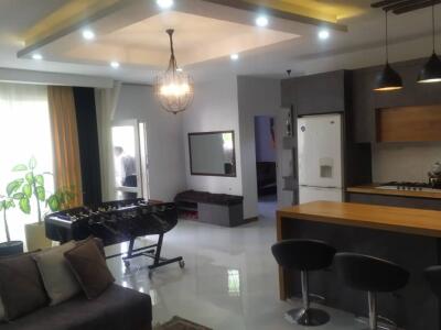 استخر آبگرم روباز،حیاط سرسبز و دراختیار در چناربان