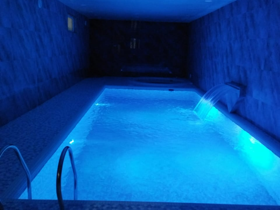 استخر استخر