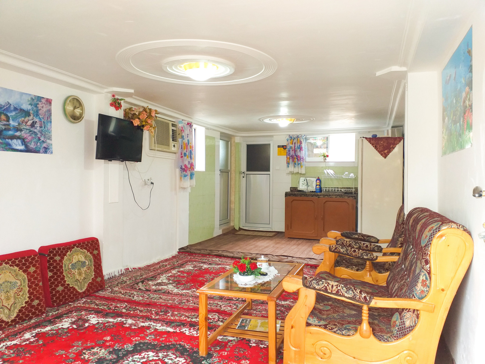 پذیرایی و آشپز خانه