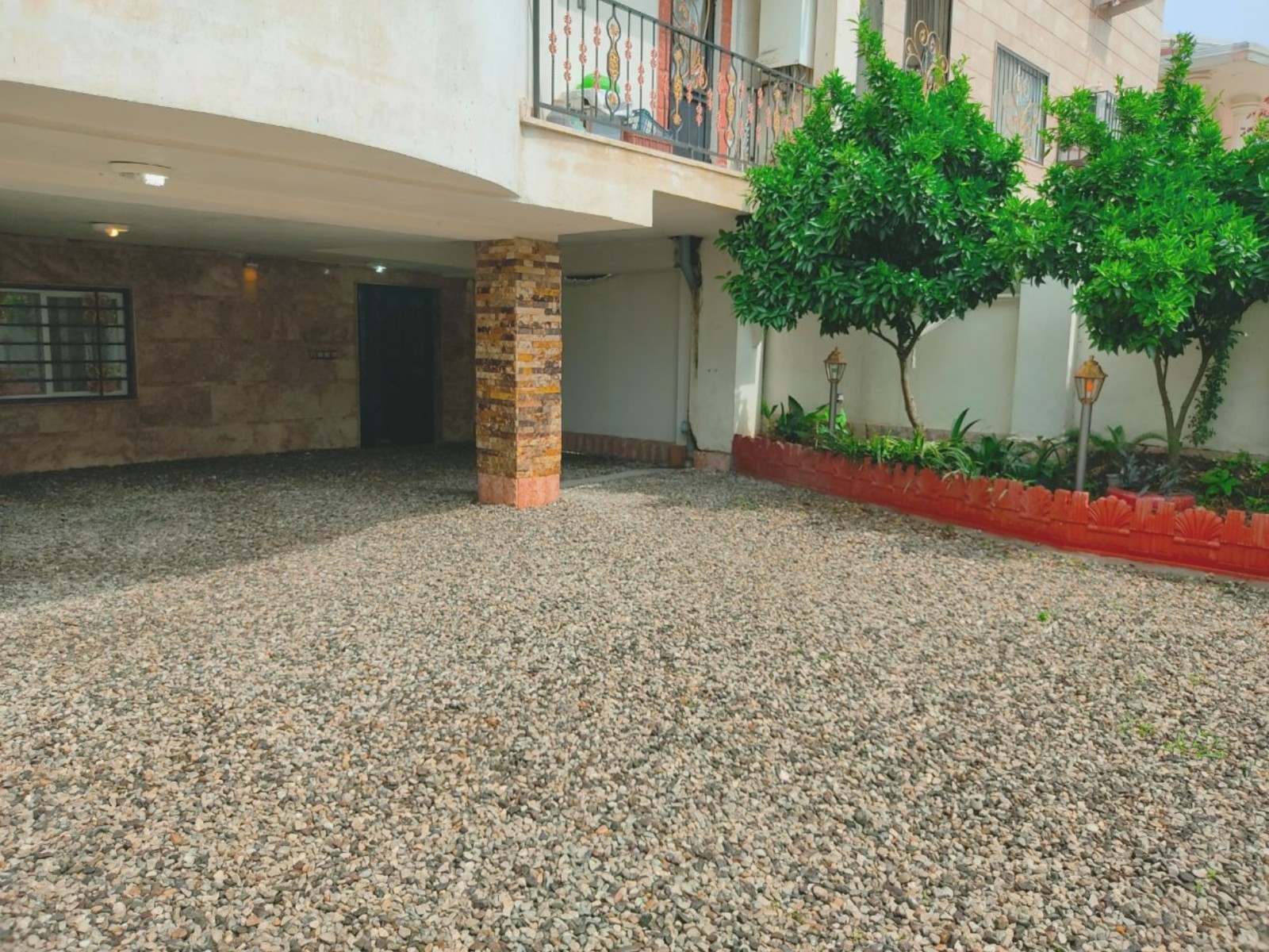 نمای بیرونی ساختمان نمای بیرونی ساختمان