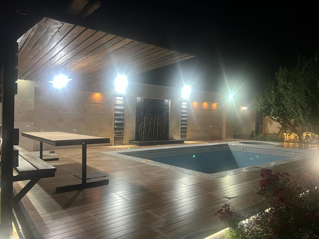 استخر، آلاچیق و آبنما استخر، آلاچیق و آبنما