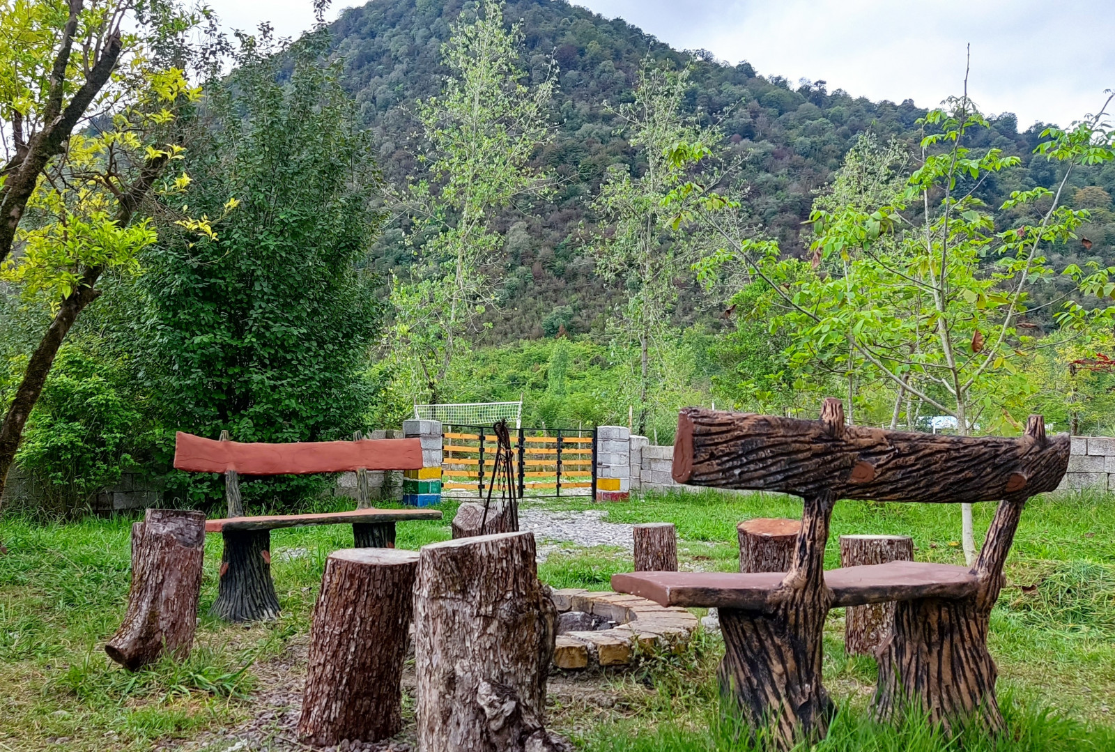 محیط اطراف اقامتگاه محیط اطراف اقامتگاه