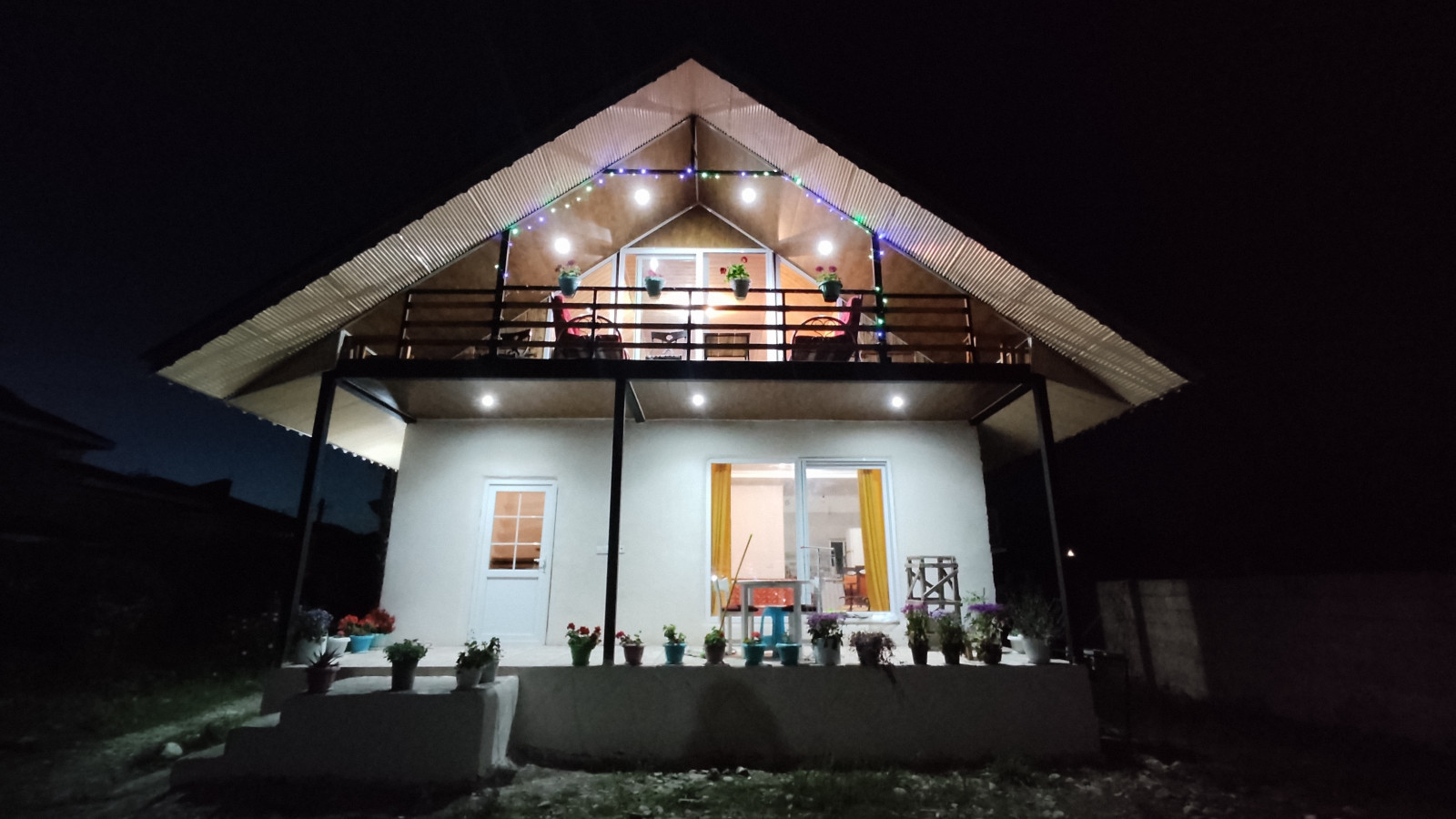 ورودی اقامتگاه ورودی اقامتگاه