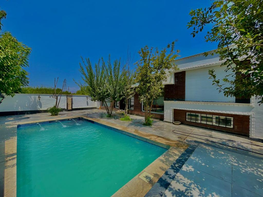 نما و استخر