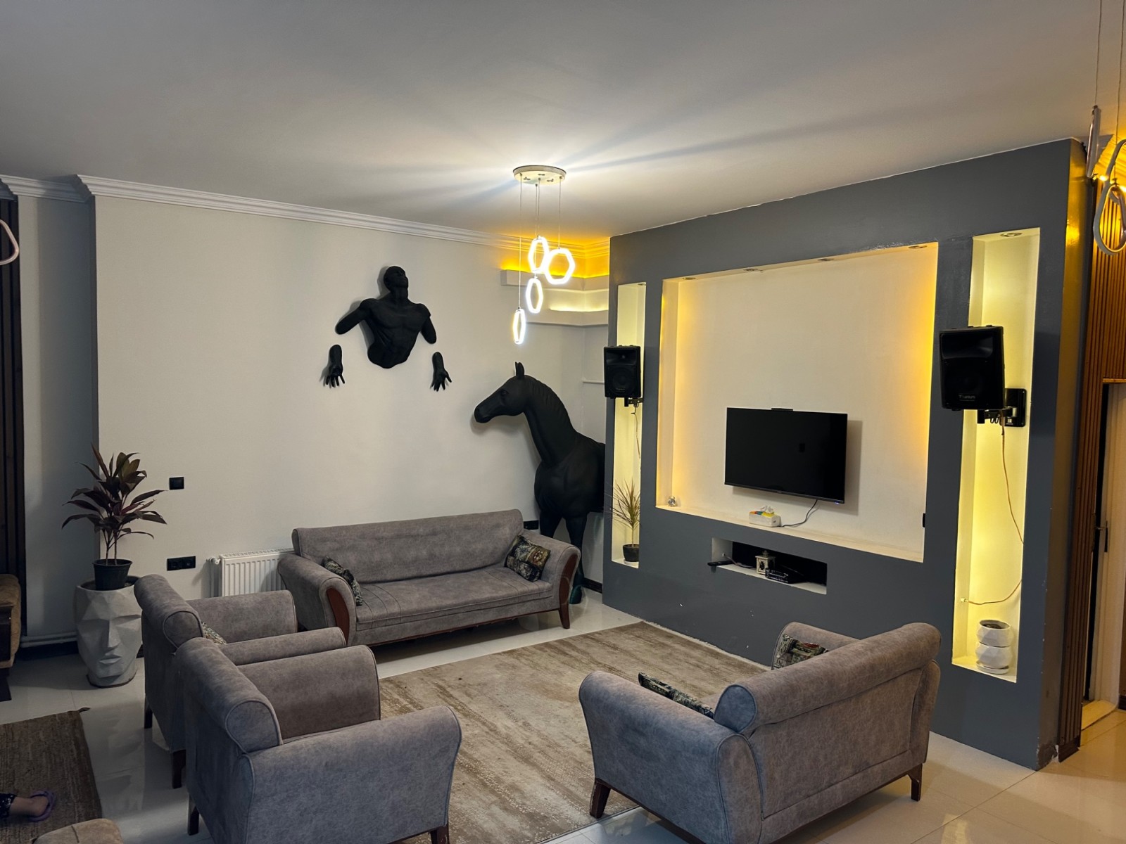 TV ROOM