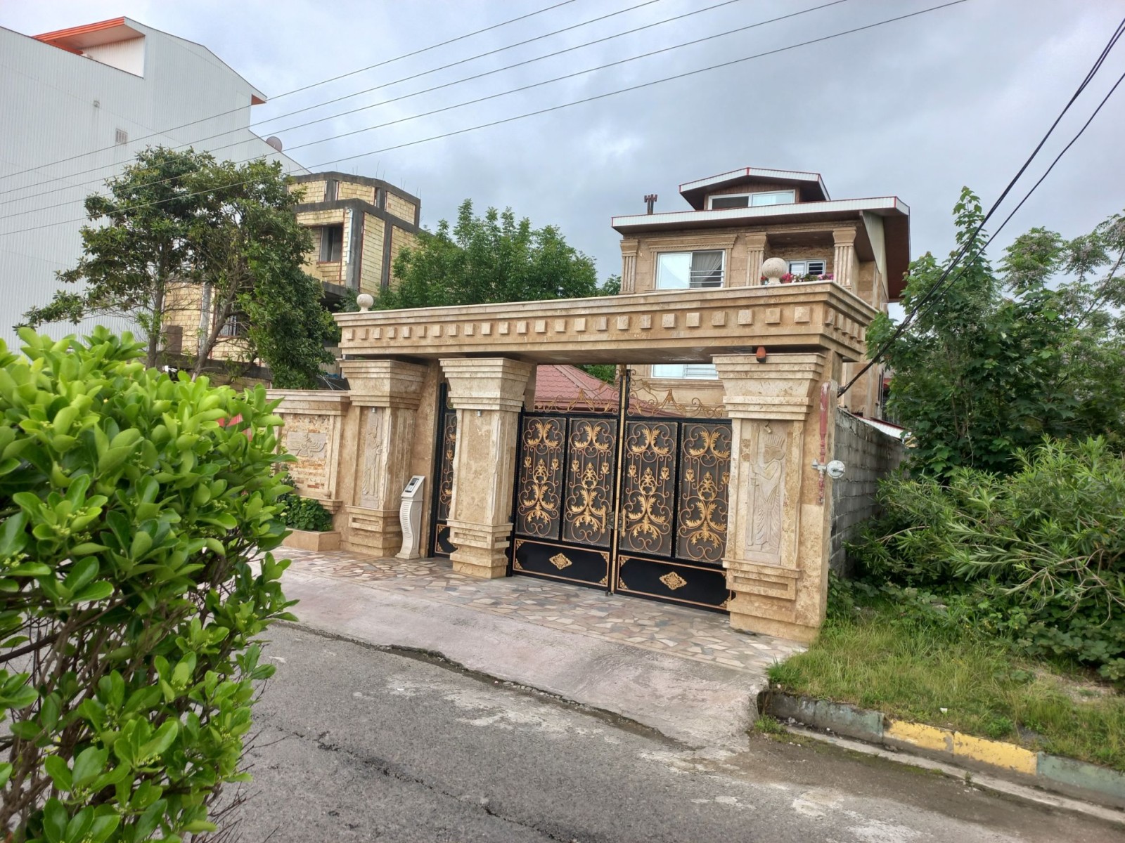 نمای بیرونی ساختمان