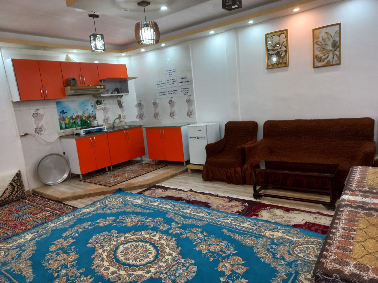 فضای داخلی و آشپزخانه