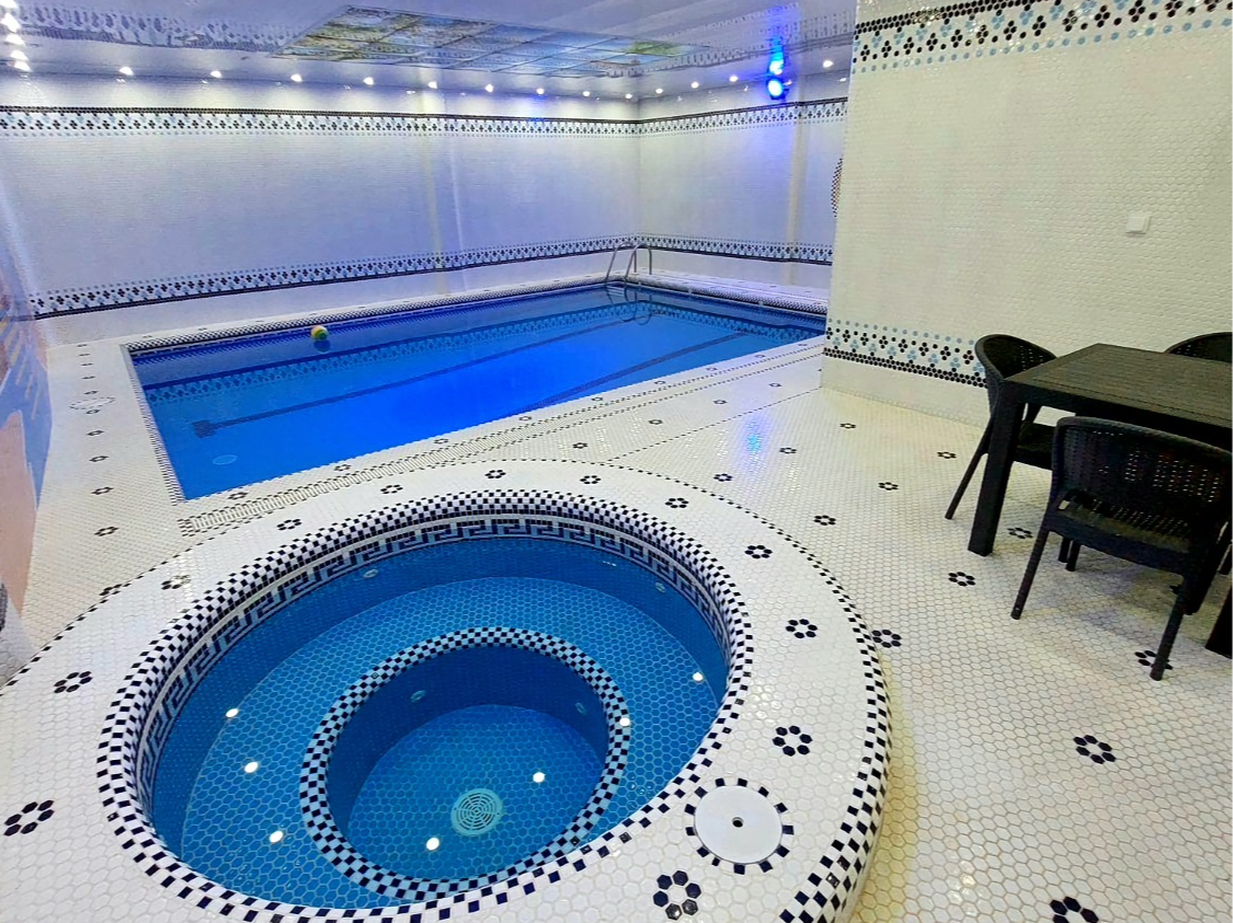 استخر و جکوزی