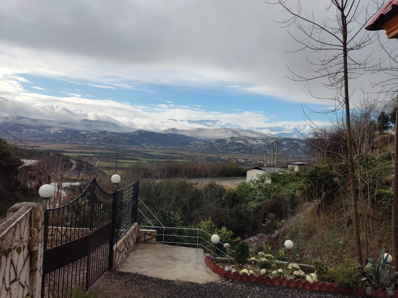 حیاط و منظره محوطه اقامتگاه حیاط و منظره محوطه اقامتگاه