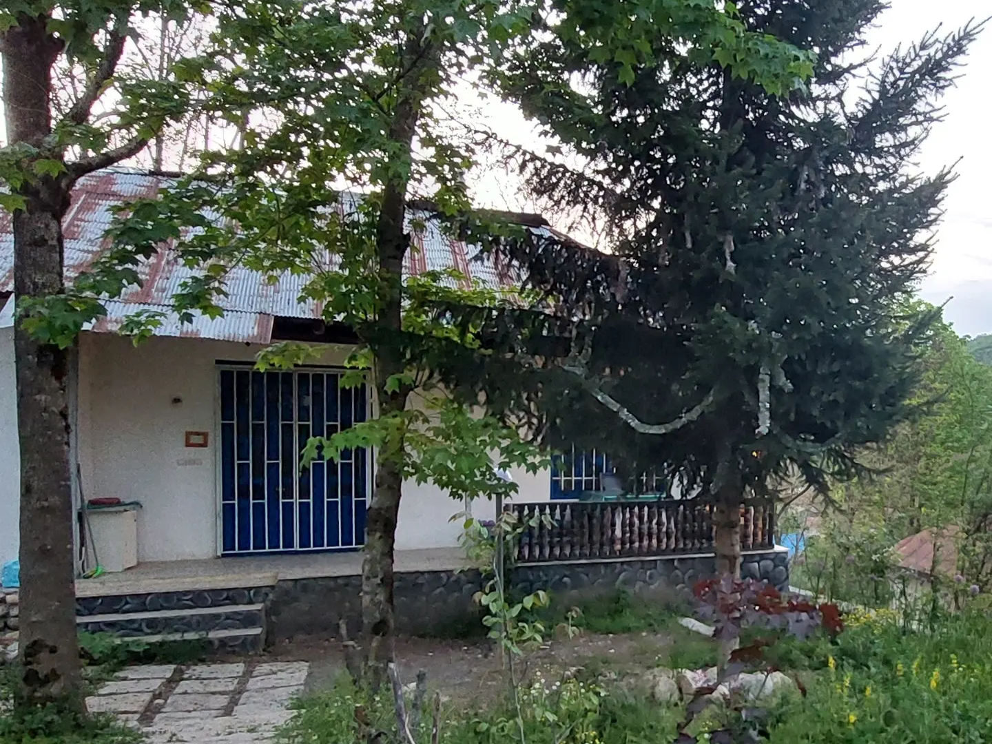 نمایی از ساختمان