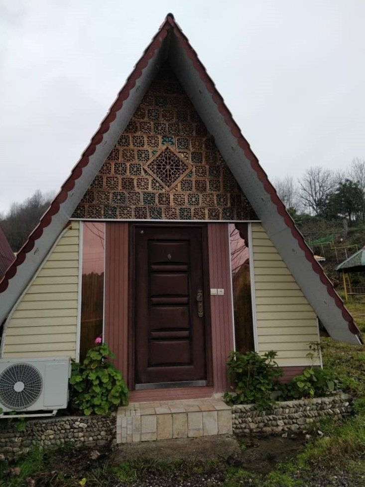 نما و ورودی کلبه