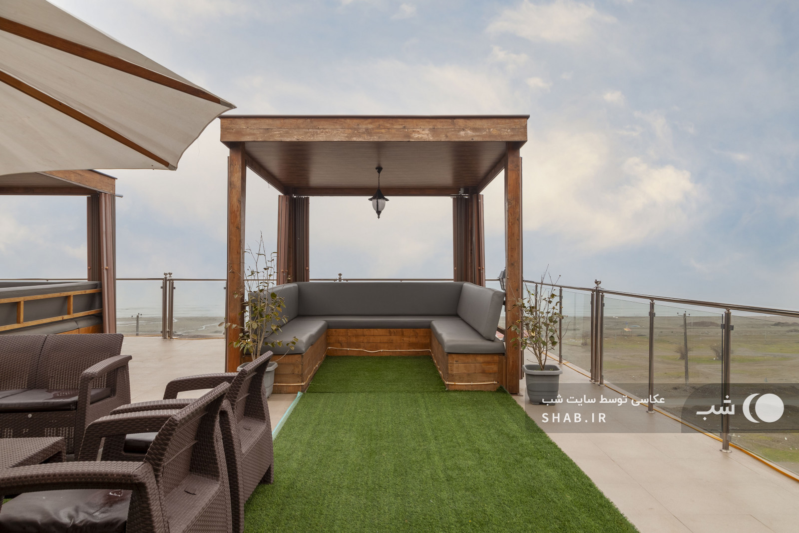 روف گاردن با ویوی دریا