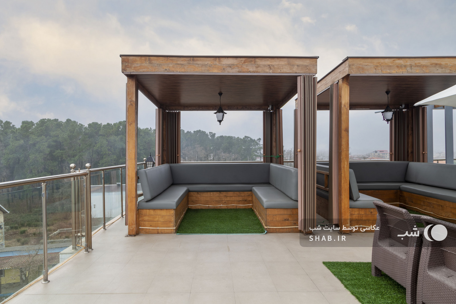 روف گاردن با ویوی دریا روف گاردن با ویوی دریا