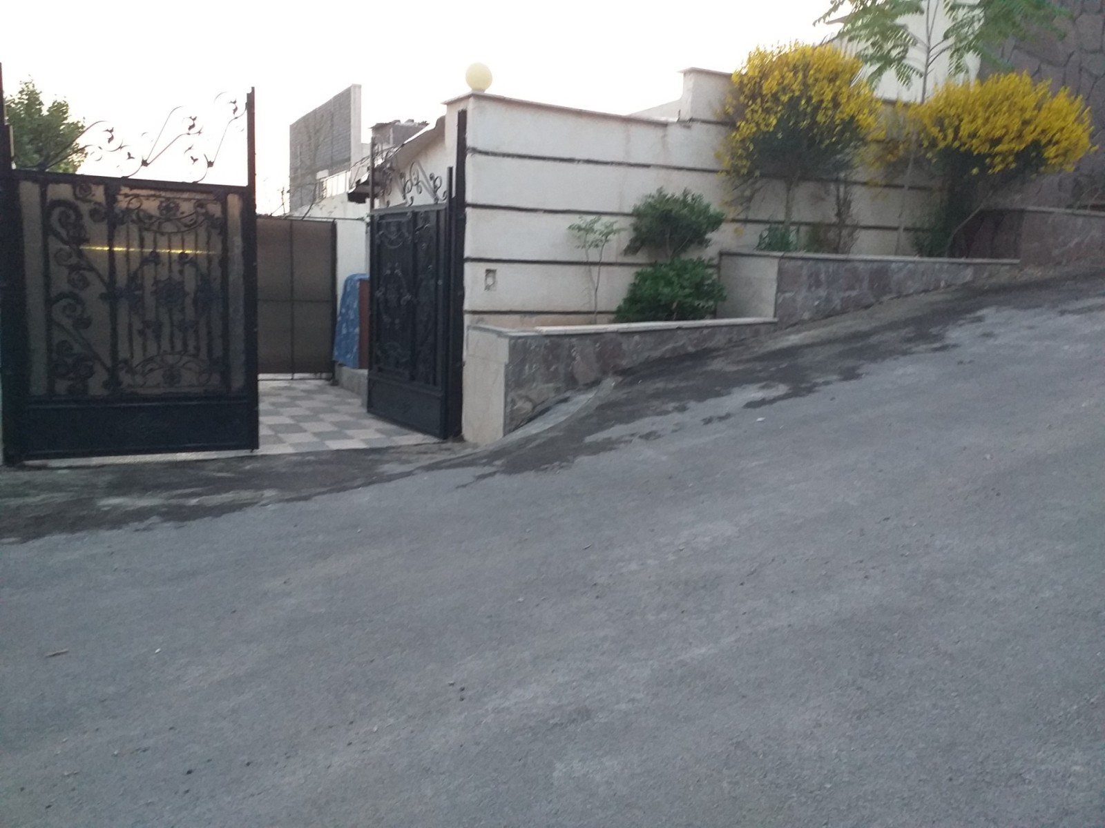 نمای بیرونی ساختمان