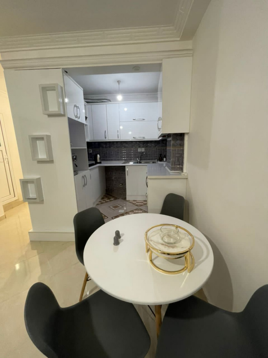 میز ناهار خوری و آشپزخانه میز ناهار خوری و آشپزخانه