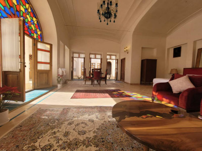 عمارت ماندگار اتاق شاه نشین "110"