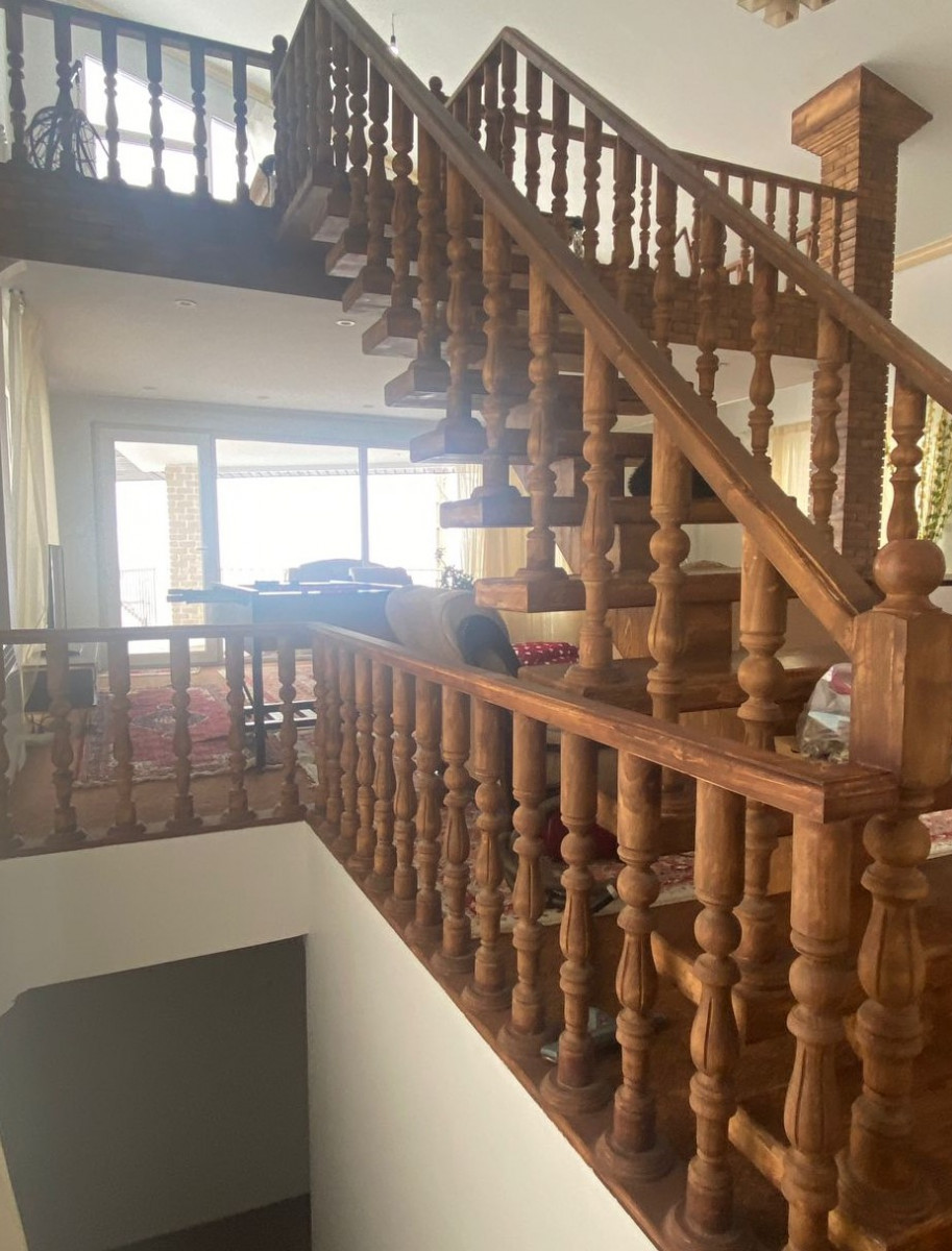 راه‌پله بین طبقات