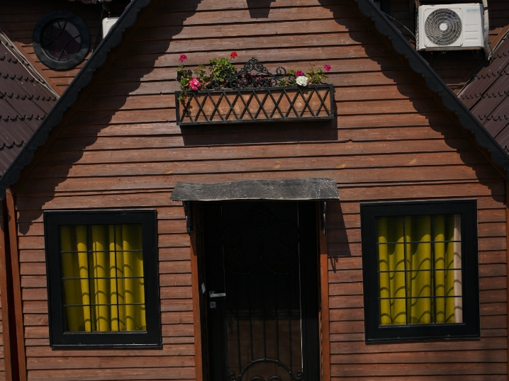 نمای بیرونی ساختمان