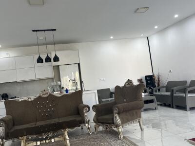 واحد ویلایی، دارای استخر چهار فصل