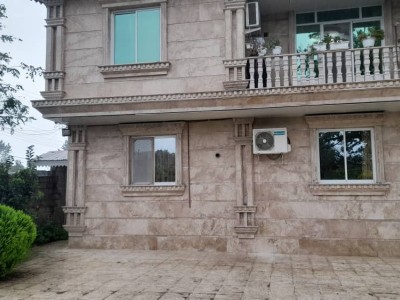 ویلای استخر دار سرپوشیده دنج با دسترسی مطلوب