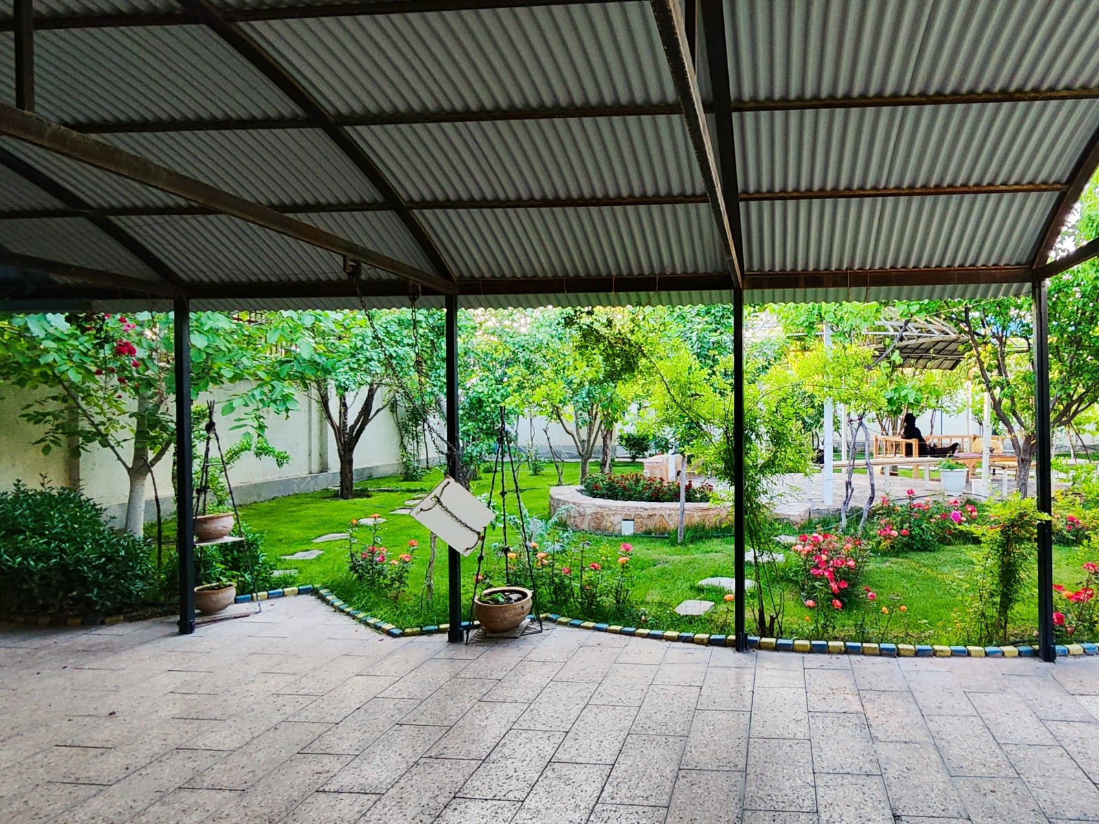 نمای بیرونی ساختمان