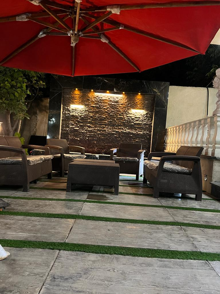 محوطه و آبنما