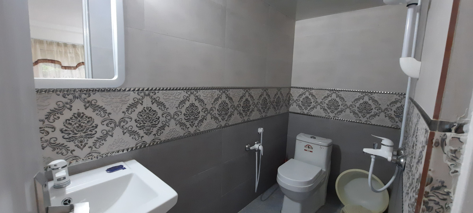 سرویس بهداشتی و حمام سرویس بهداشتی و حمام