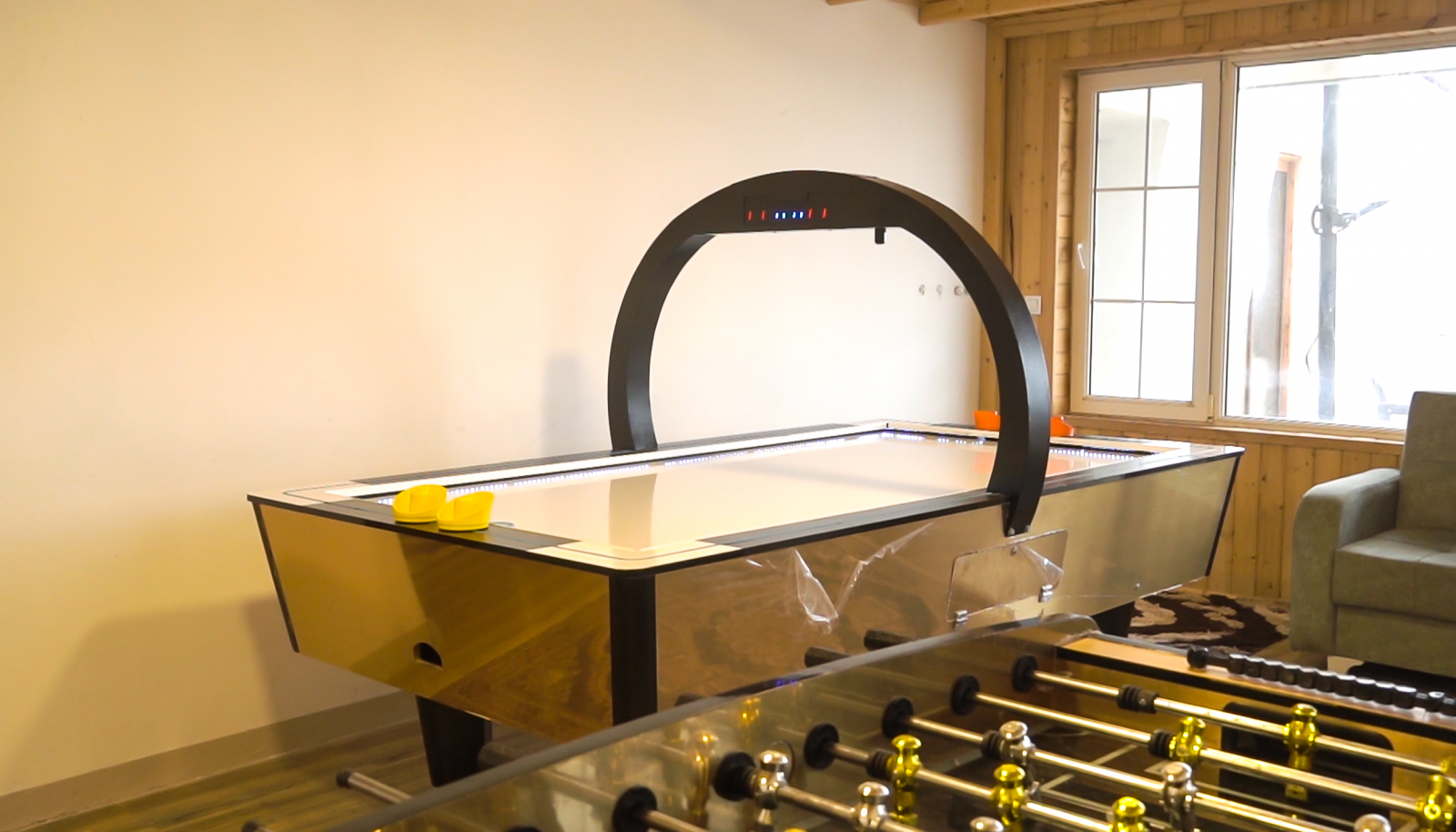 ایر هاکی و فوتبال دستی