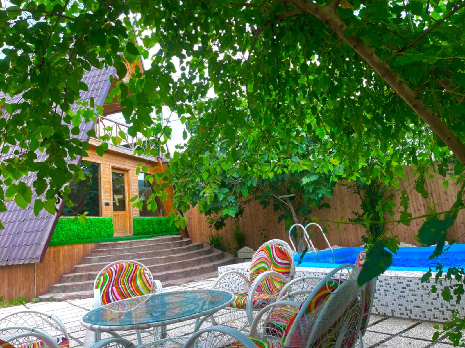 نمای بیرونی ساختمان