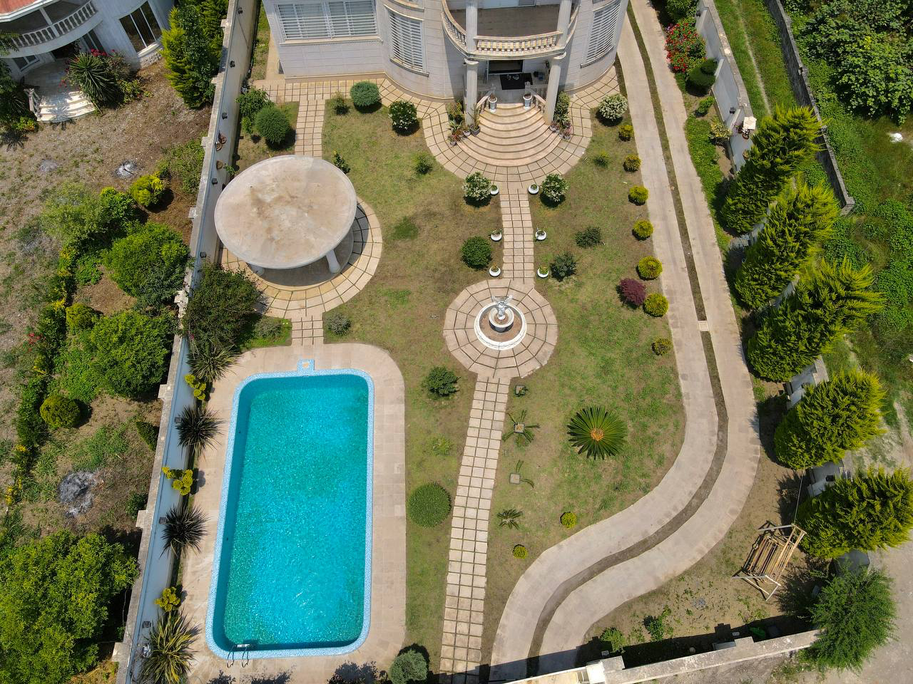 نمای محوطه