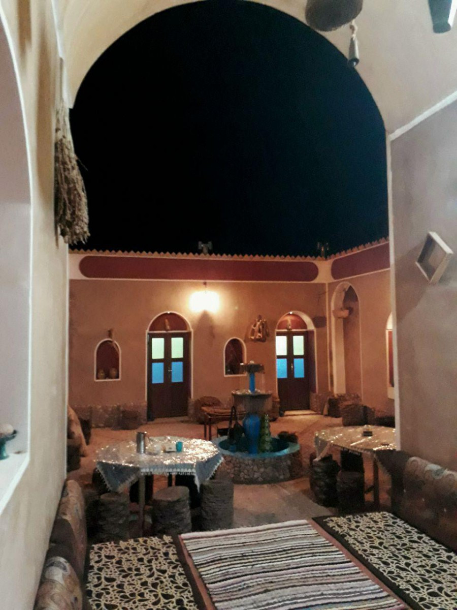 حیاط