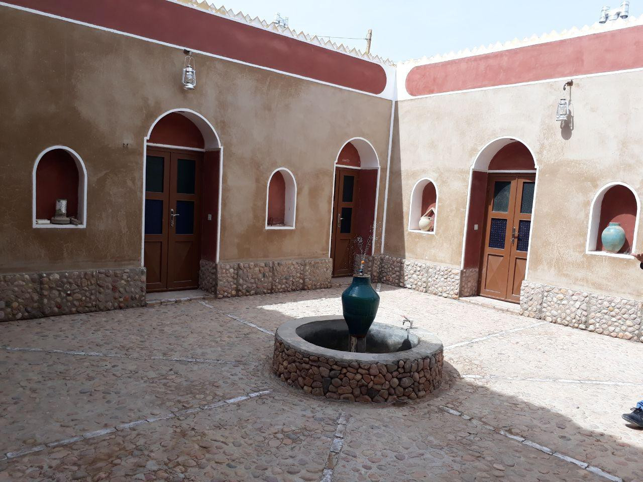 حیاط
